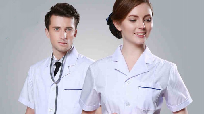 Почему врачи носят белые халаты